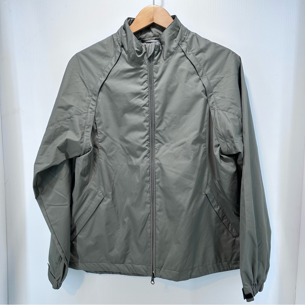 Reebok Jacket Woman’s Large Lightweight Removable Sleeves Reflective Athletic